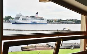 Hotel Vantis Riverside view FREE parking